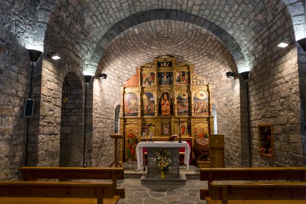 Imagen: interior iglesia san pedro villanova